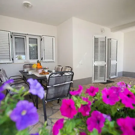 Two-bedroom Lozina